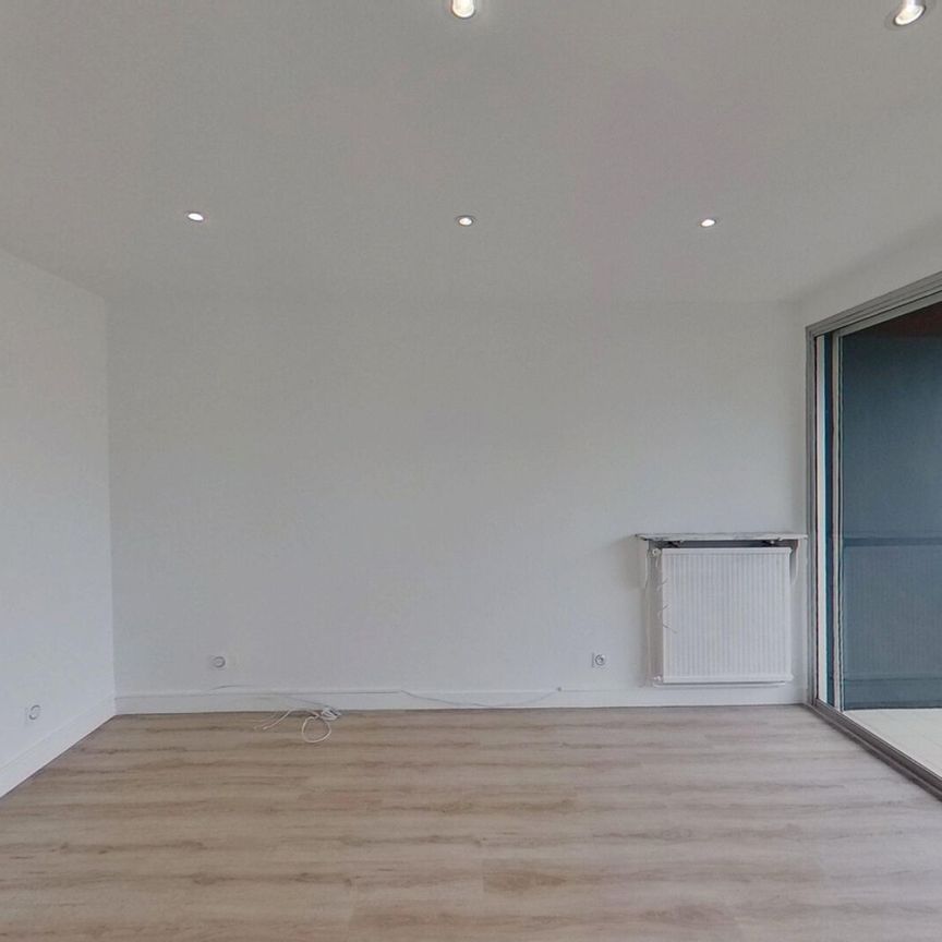 Location Appartement 5 pièces 101m² - Photo 1