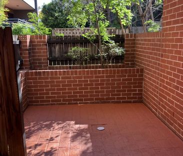 Ground Floor Living - Entry via Lapish Ave - Photo 5
