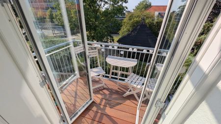 Rummelig 3-værelses lejlighed i Vejgaard med altan - Photo 3