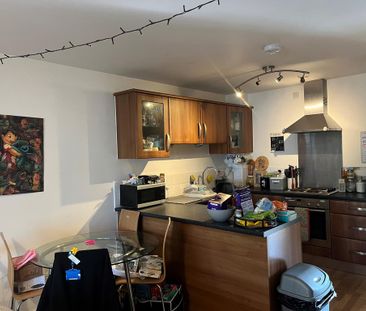 2 bedroom flat to rent - Photo 6