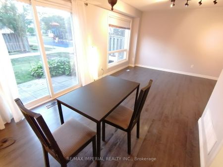 Condo Townhouse For Lease | W8135706 - Photo 4