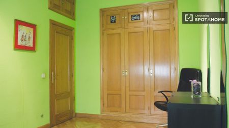 madrid, Community of Madrid 28015 - Photo 3