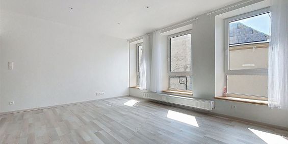 Appartement te huur in Arlon voor € 950 met 1 slaapkamer - Photo 3