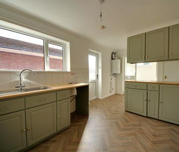 3 bedroom detached bungalow to rent - Photo 6