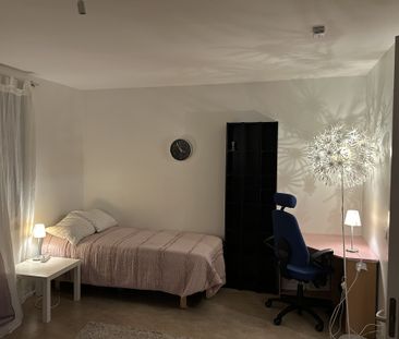 Röntgenvägen, Huddinge - Photo 1