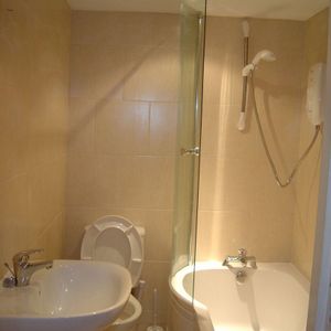 Flat 4 15-17, Edge Lane, Manchester, M21 - Photo 2