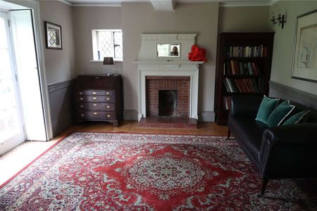 Situated in a glorious part of the South Oxfordshire countryside is this impressive farmhouse that is presented in superb order throughout - Photo 4