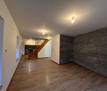 F4 duplex rafraîchit de 92m2 à louer Unieux - Photo 3