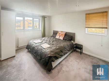 Lynton Avenue, Springwood, Huddersfield, HD1 - Photo 4