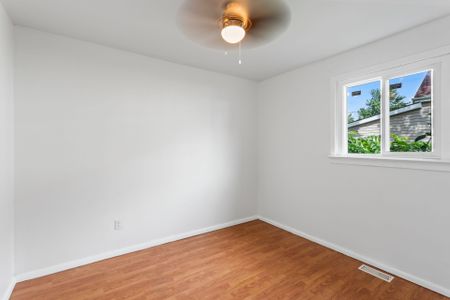 For Lease - 270 Main Street Unit# Front, Southwest Middlesex, Ontario - Photo 4