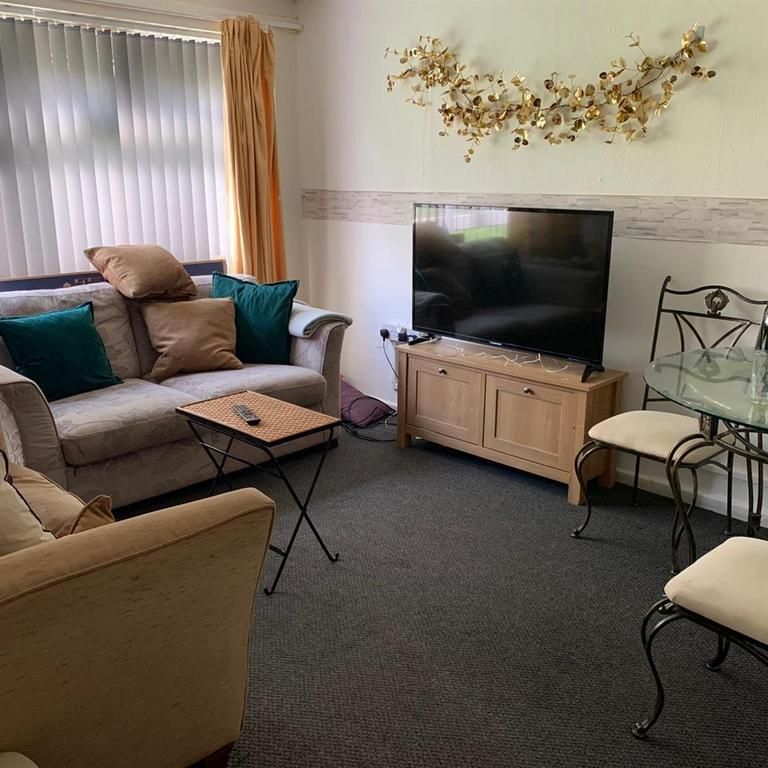 3 bedroom flat to rent - Photo 1