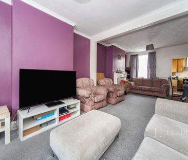 2 bedroom house to rent Waterlow Road, Dunstable, Bedfordshire, LU6 - Photo 1