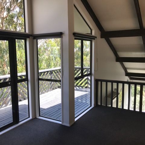 Refurbished Spacious 4-Bedroom Family Home with Valley Views - Photo 1