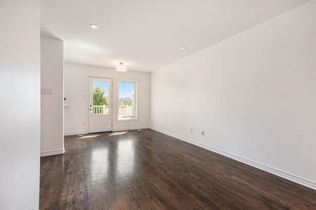 For Lease - 2427 Nutgrove Avenue, Barrhaven, Ontario - Photo 3