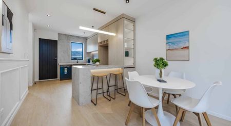 Stunning New Build in the Heart of Howick - Photo 5