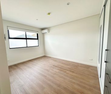 Modern Studio Including Appliances For Your Convenience! - Photo 2