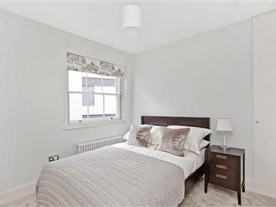 Vauxhall Bridge Road, SW1V - Photo 3