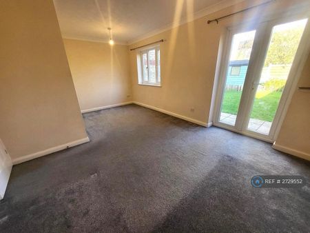 2 bedroom terraced house to rent - Photo 2