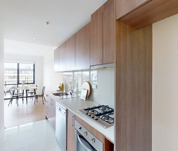 Urban Ease Meets Riverside Lifestyle - Photo 3