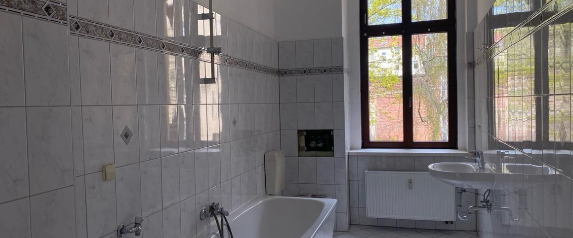 geräumige 2- Raumwohnung mit Balkon in Zentrumslage ! - Foto 1