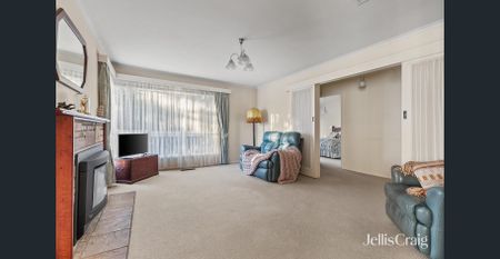 Perfectly Positioned in the Heart of Eltham - Photo 5
