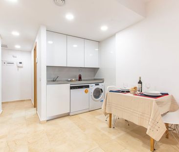 Piso de alquiler en Calle de Embajadores, 148, Chopera - Photo 1