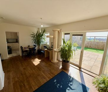 4 bedroom semi-detached house to rent - Photo 4