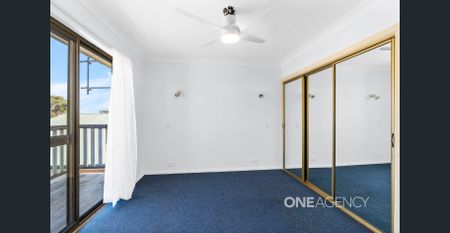 CHARMING COASTAL RETREAT IN CALLALA BEACH - Photo 2