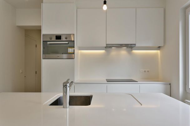 Lichtrijk, gerenoveerd appartement - Photo 1