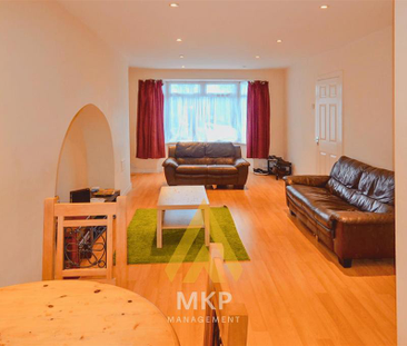 3 bedroom terraced house to rent - Photo 3