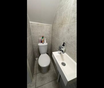 Room in a Shared House, Warren Road, NW2 - Photo 6