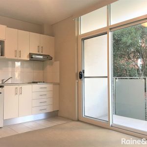 One bedroom apartment in Kingsford! - Photo 2