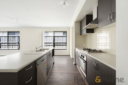 Spacious family home in heart of Gledswood hills - 53 Clover Hill - Photo 4