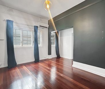 Charming Unfurnished One Bedroom in Heritage-Listed Building - Photo 1