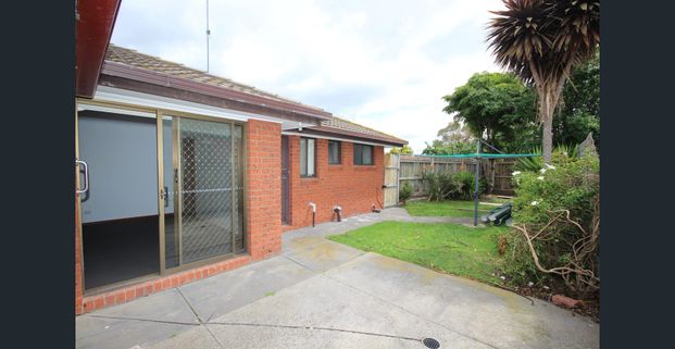 Quiet, comfortable unit living. - Photo 1