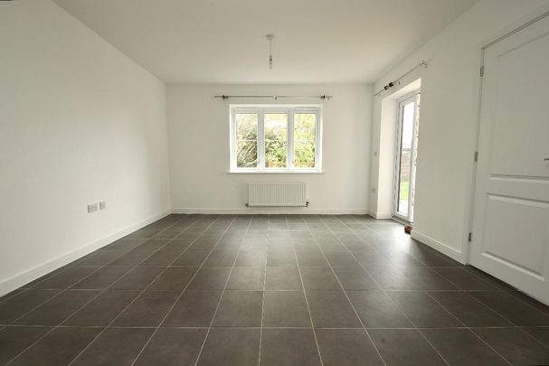 4 bedroom detached house to rent - Photo 1