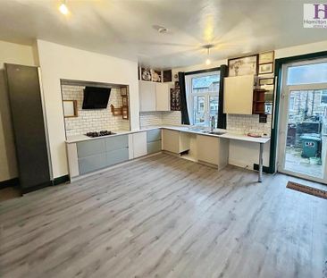 3 bedroom terraced house to rent - Photo 5