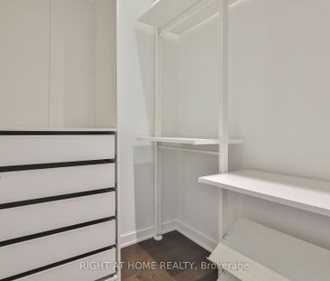Market Wharf Lofts , #625 - Photo 2