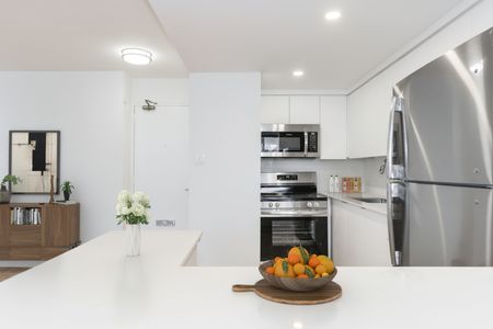 For Lease - 33 Erskine Avenue Unit# 209, Toronto, Ontario - Photo 3
