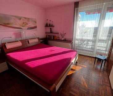 Exklusiv möblierte 2-Zimmerwohnung mit traumhaftem Fernblick in Nür... - Photo 2