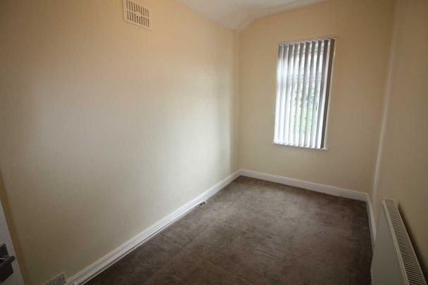 3 bed End of Terrace House - Photo 1