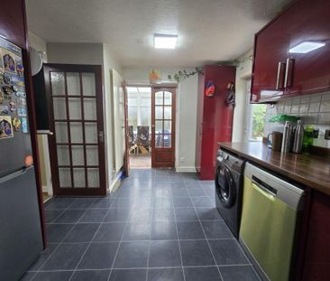 1 bedroom in a house share to rent - Photo 5