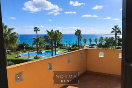 Alquiler de chalet adosado en Calle Fuego - Photo 2