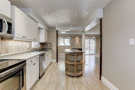 Detached Home For Lease | N8125806 - Photo 4