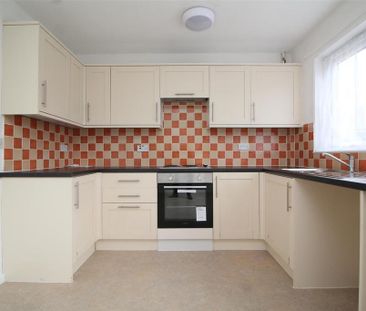 3 bedroom end of terrace house to rent - Photo 1