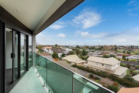 Carpark Included & One Week Rent Free - Photo 3