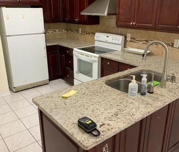 For Lease - 147 Cairncross Crescent, Markham, Ontario - Photo 5