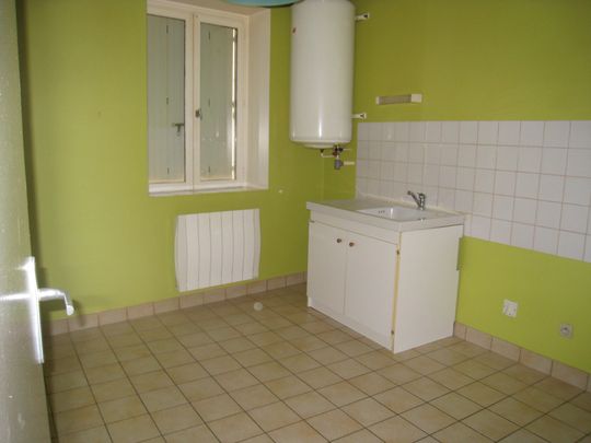 Location Appartement 2 pièces 46m² CHATELLERAULT 86100 - Photo 1