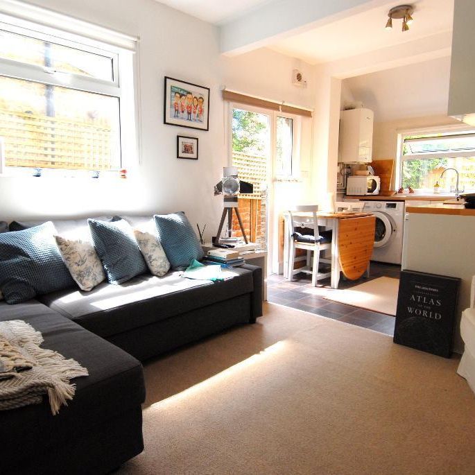 2 bedroom maisonette to rent - Photo 1