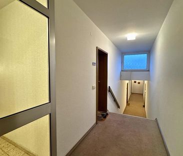 Gepflegte 2-ZKB-Wohnung mit Balkon & Außenstellplatz - Photo 2